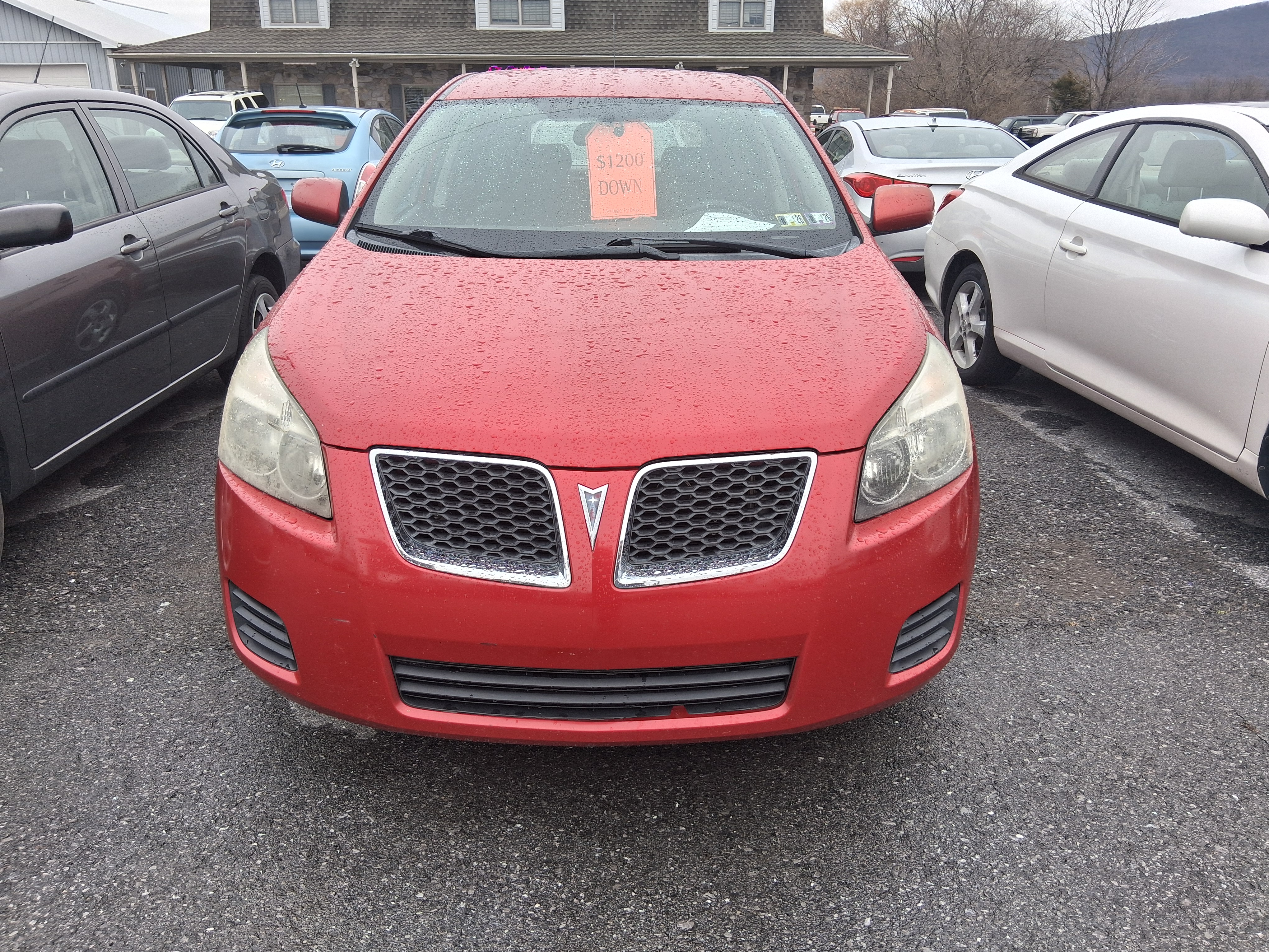 2010 Pontiac Vibe Base's photo