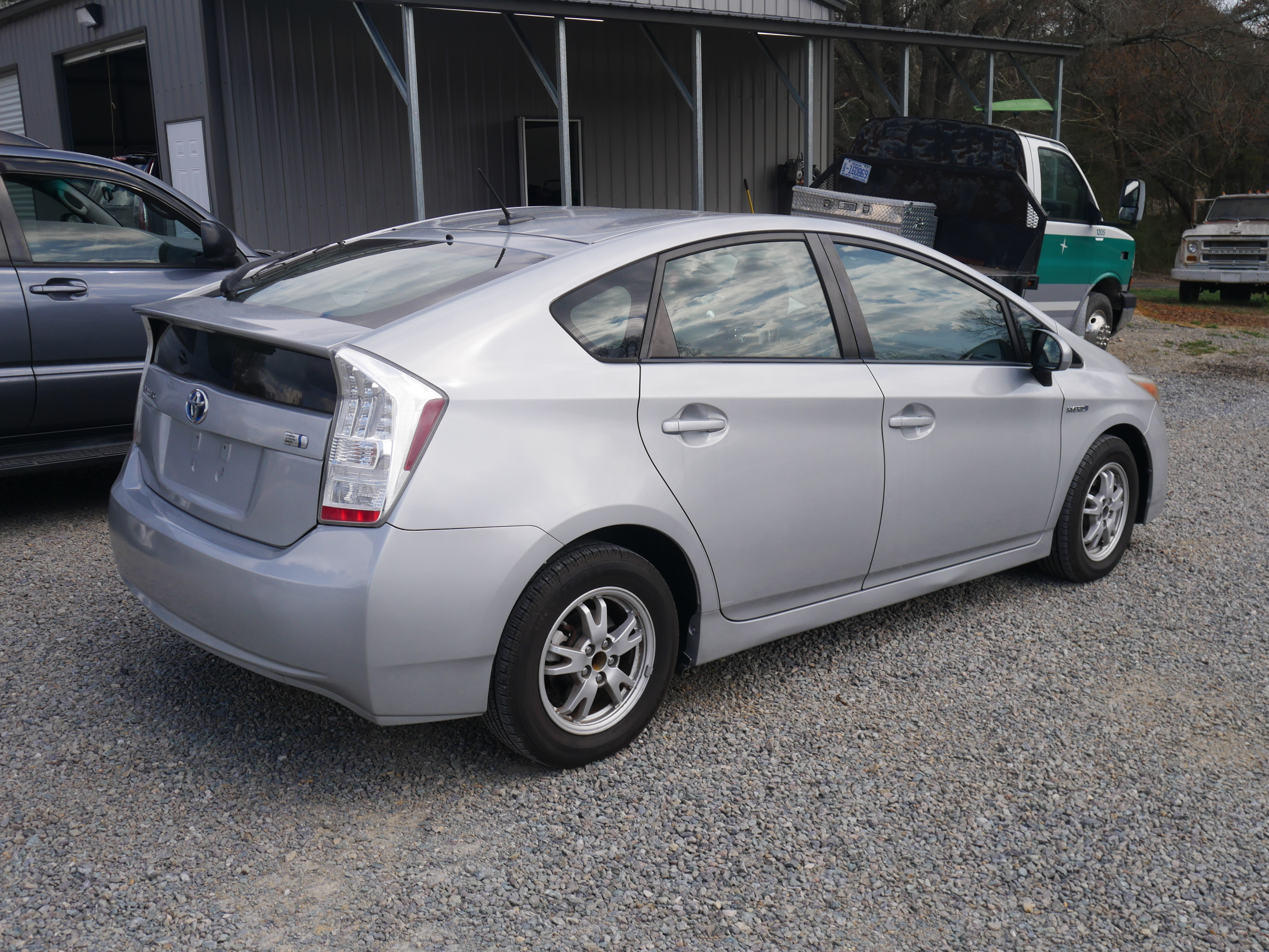 View vehicle photo 4